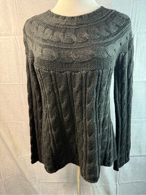 566-Even Dark Gray Cable-Knit Crewneck Sweater